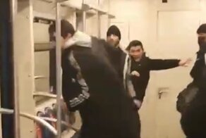 Мигранты устроили массовую драку в московском метро