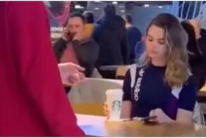 Девушка, вам нужна салфетка?