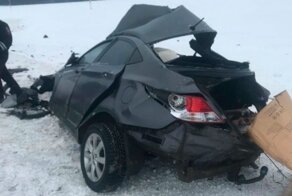 Авария дня. В Татарстане «Солярис» разорвало на части после столкновения с бензовозом
