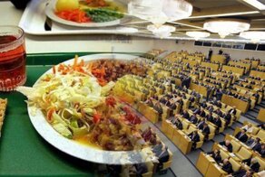 Журналисты показали реальную, а не фейковую стоимость блюд в "думской столовой"