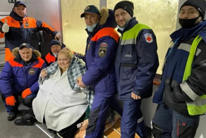 Спасатели помогли 300-килограммовой женщине из Светлогорска вылететь в Москву на операцию