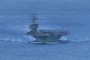 Переезд на американском авианосце (7 фото)