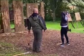  Неудачная попытка метнуть топор