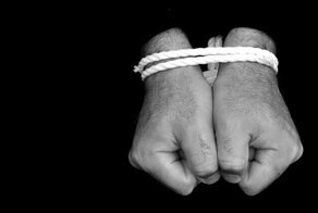 Возвращение 90-х: в Калмыкии похищенного московского бизнесмена подвергли пыткам