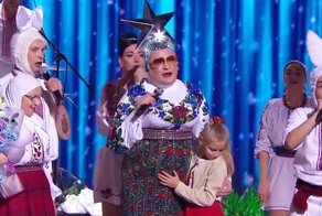 "Прощай, Данилко!": Верка Сердючка спела со сцены "Батька наш Бандера"