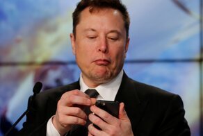 Кто следит за миллиардерами: студент первокурсник создал бота отслеживающего перелеты Илона Маска