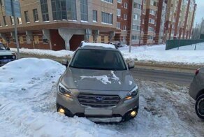Выбежавшего на дорогу маленького мальчика сбил автомобиль в Ижевске