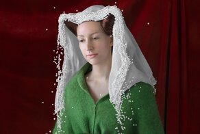 Фотосессия в стиле Рембрандта с моделью, одетой в мусор: смелый арт проект в борьбе за экологию