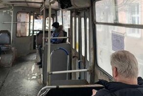 "Изолентой можно починить всё": ржавый троллейбус напугал россиян