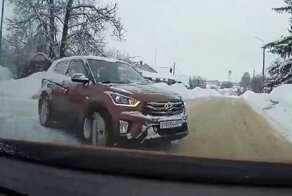 Только бампер поменял, а тут новое ДТП