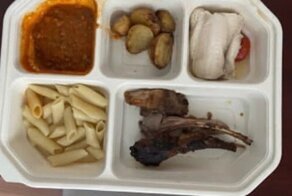 Российские биатлонисты пожаловались в МОК на питание в карантинном отеле