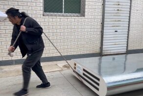 Китаец собрал «портативный» аккумулятор, способный зарядить 5 000 смартфонов