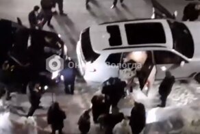 Полиция Вологды задержала гостя свадьбы, стрелявшего из автомата Калашникова