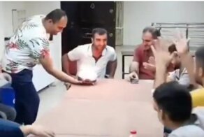 Как глухие отмечают день рождения