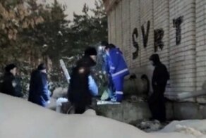 В Дзержинске беременная женщина с двухлетним ребёнком залезла в коллектор и там родила