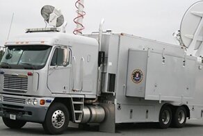 Взгляните на 27-тонный бывший мобильный командный центр ФБР, который недавно продали