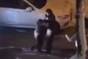 В Москве двое пьяных приезжих избили полицейских