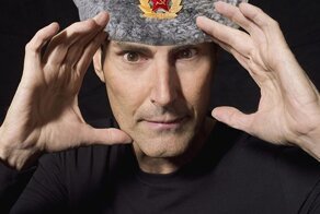 Иллюзионист Ури Геллер призвал предотвратить 3-ю Мировую войну, потерев "русский серп"