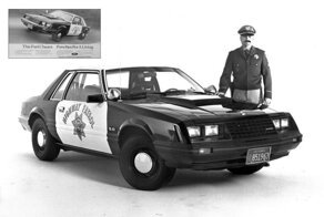 Гроза калифорнийских хайвеев: легендарный патрульный автомобиль Ford Mustang CHP 1982 года выпуска