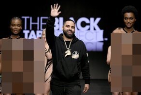 В Нью-Йорке модели вышли на подиум в клейкой ленте