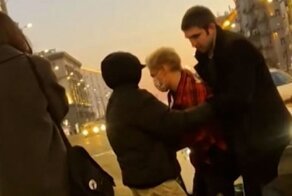 Знаменитого блогера Даню Милохина сбил велосипедист в центре Москвы