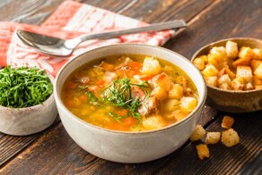 Гороховый суп с копчеными свиными ребрышками