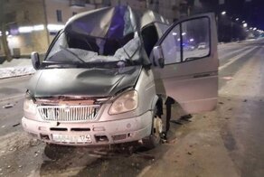 ДТП с автомобилем скорой помощи в Челябинске: пациент влетел в лобовое стекло "ГАЗели"