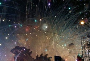 Китайский Новый Год закончился пожаром (14 фото)