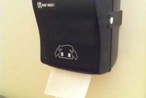 Жесткий прикол (2 фото)