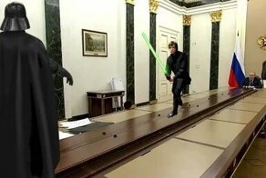 Стол переговоров Путина стал «яблоком раздора» для итальянцев и испанцев