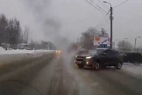 Все стоят, а она решила объехать: автомобилистка попала в ДТП в Северодвинске