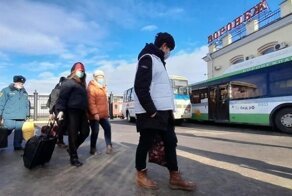 Между войной и чужбиной: одни россияне недовольны наплывом беженцев, другие помогают