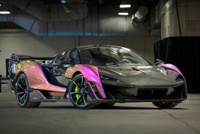Редкий McLaren Sabre, который имеет сумасшедшую цветовую комбинацию