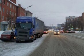 Слона-то она и не приметила: начинающая автомобилистка устроила ДТП в Ижевске