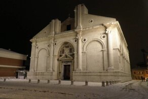 Темпио Малатестиано: итальянский храм, который хранит историю любви