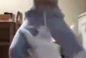 Кошка напала на хозяйку во время танца
