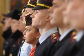 Полицейских переоденут в новую дизайнерскую форму (10 фото)