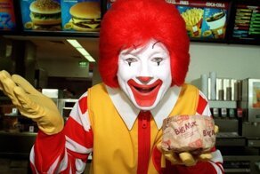 Сдали назад: McDonald's уже не торопится уходить из России