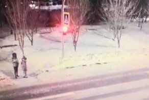 Авария дня. В Оренбургской области водитель «Мерседес» сбил женщину