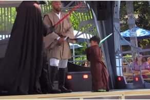 Юный падаван победил Дарта Вейдера, двух штурмовиков и джедая