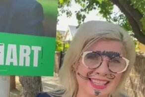 Когда твой предвыборный плакат изрисовали