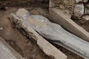 В Соборе парижской богоматери нашли таинственный саркофаг