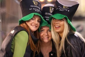 Фоторепортаж: как британцы отметили День Святого Патрика