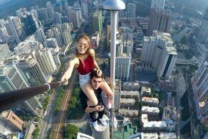 25 снимков с экстремалами, которые были запечатлены на большой высоте