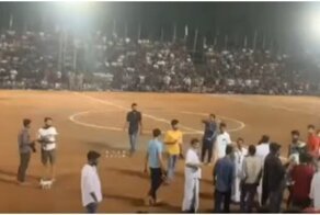 На футбольном матче в Индии рухнула трибуна на стадионе