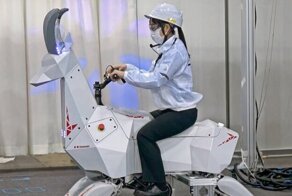 На выставку роботов приехал ездовой козёл