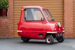 Большая цена за маленький автомобиль: редкий Peel P50 продан за колоссальную сумму