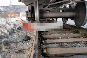 В Кемеровской области товарный поезд насмерть сбил мужчину
