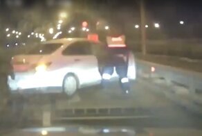 Пьяный подросток разбил машину отца, пытаясь скрыться от полиции в Волгоградской области