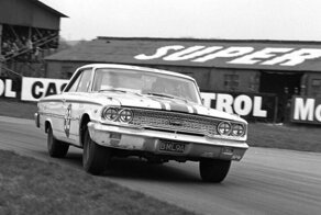 Ford Galaxie 500 "R-Code" Lightweight 1963 — особенный гоночный автомобиль Сэра Джека Сирса